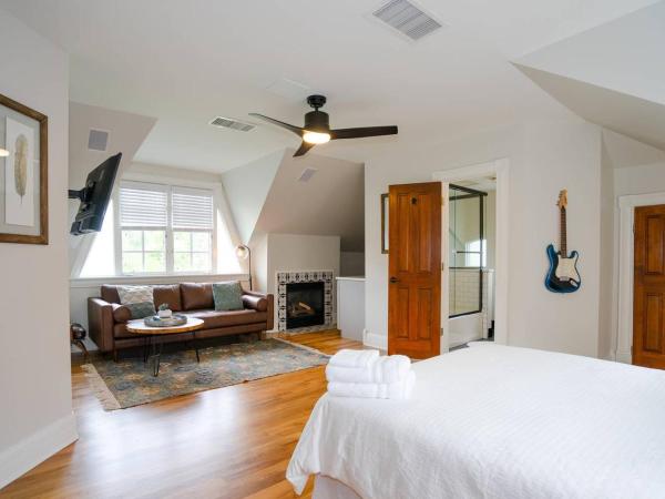 Captivating Cowgirl : photo 1 de la chambre studio