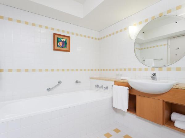 Crowne Plaza Perth, an IHG Hotel : photo 1 de la chambre chambre triple premium