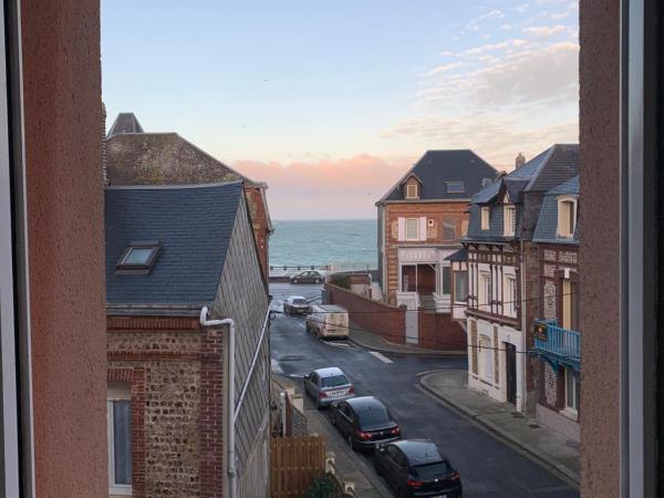 Hôtel de la Plage : photo 6 de la chambre chambre double supérieure - vue partielle sur mer