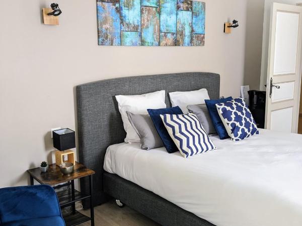 Le Domaine de La Tour des Vents : photo 1 de la chambre chambre double - vue sur jardin