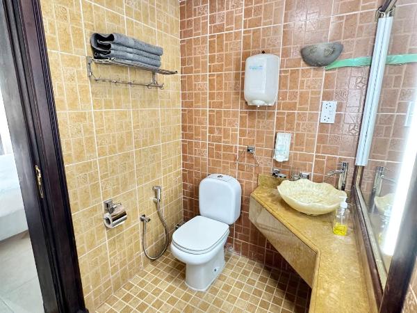 DARÏ : photo 10 de la chambre chambre lit queen-size - vue sur piscine