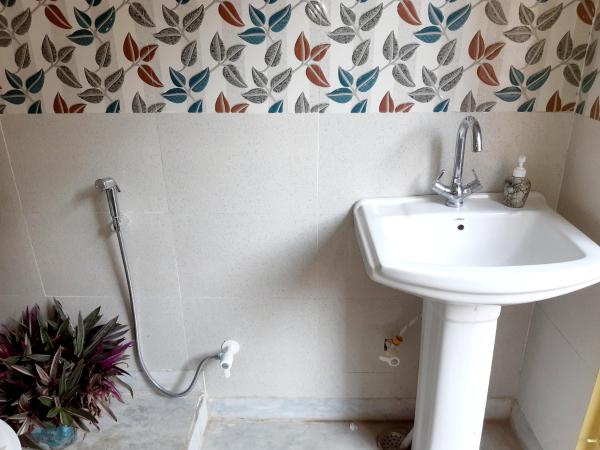 Ali Baba Hostel : photo 7 de la chambre chambre lits jumeaux avec terrasse