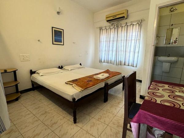 Aambal Residency : photo 2 de la chambre chambre double