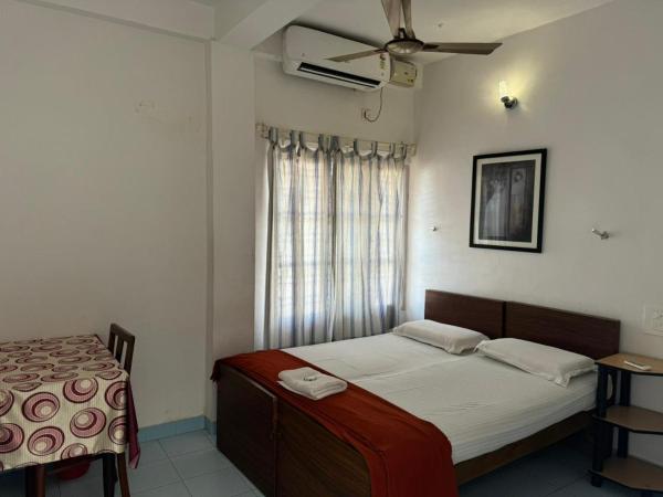 Aambal Residency : photo 4 de la chambre chambre double