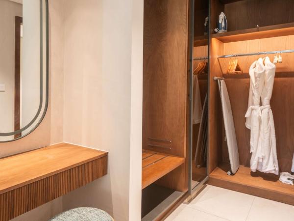 Hilton Mauritius Resort & Spa : photo 8 de la chambre suite familiale côté plage - accès à la plage