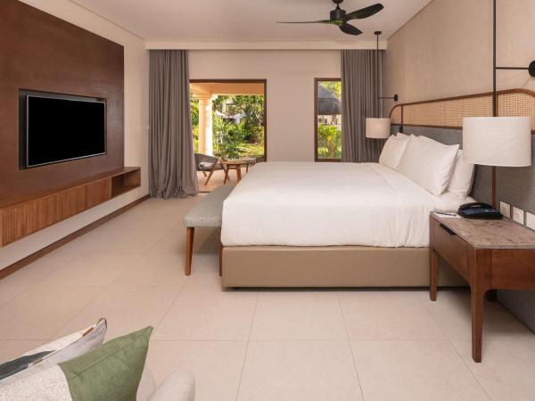 Hilton Mauritius Resort & Spa : photo 9 de la chambre suite familiale côté plage - accès à la plage