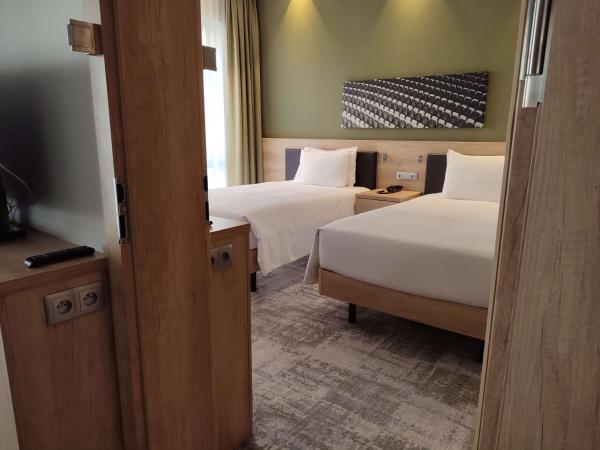 Hampton By Hilton Gdansk Old Town : photo 2 de la chambre chambres familiales communicantes 