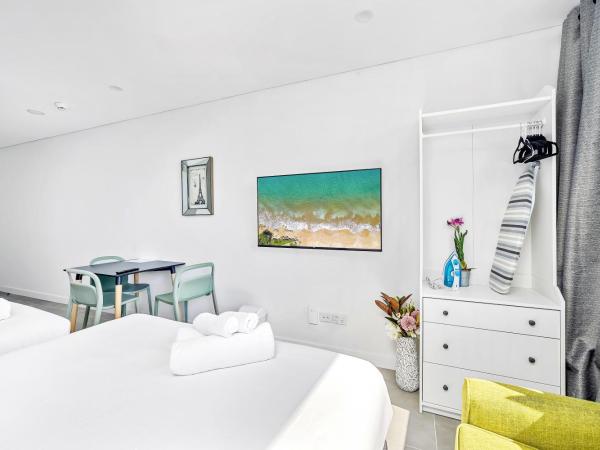 Arthur Hotel Bondi Junction no reception and house keeping : photo 3 de la chambre chambre double deluxe