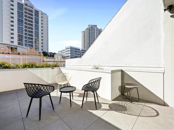 Arthur Hotel Bondi Junction no reception and house keeping : photo 9 de la chambre chambre double deluxe avec balcon