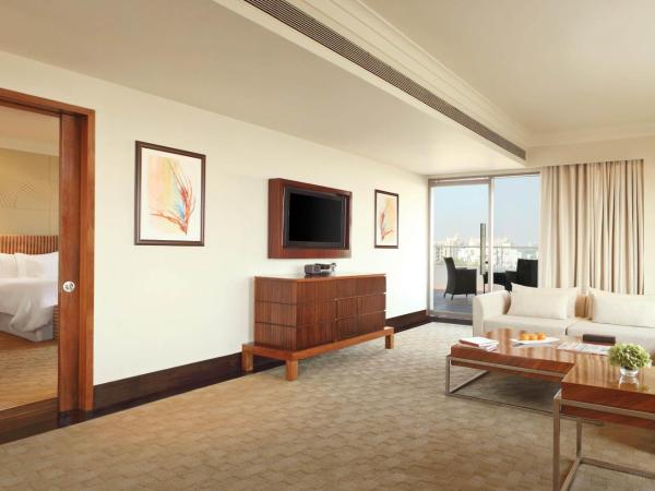 The Westin Pune Koregaon Park : photo 5 de la chambre 1 king bed, executive lounge access, large private terrace, terrace suite