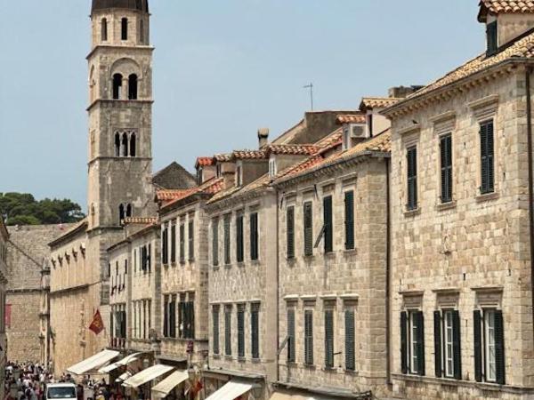 Studio Apartments Stradun : photo 3 de la chambre studio avec vue sur la ville