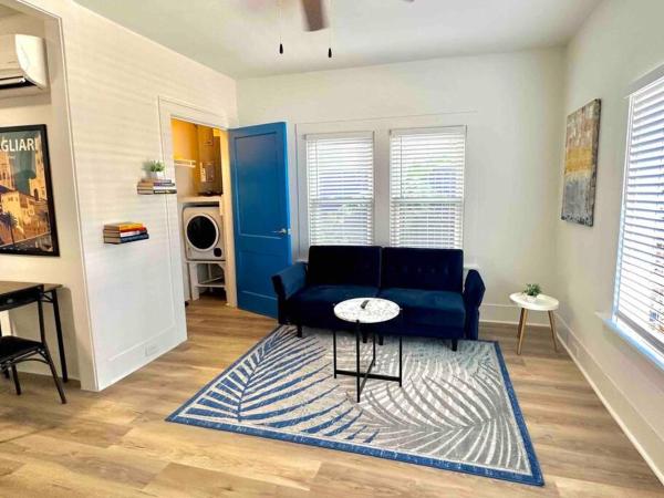 Luxury 1 BR Montrose - Cagliari at The Italian Plaza : photo 4 de la chambre appartement 1 chambre