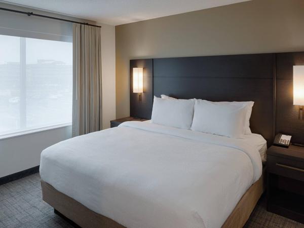 Residence Inn by Marriott Columbus Airport : photo 2 de la chambre suite 1 chambre lit king-size avec canapé-lit