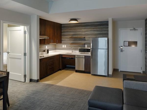 Residence Inn by Marriott Columbus Airport : photo 4 de la chambre suite 1 chambre lit king-size avec canapé-lit