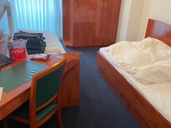 Hotel Garni Merkenich : photo 8 de la chambre chambre deluxe double ou lits jumeaux