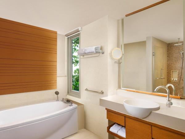 The Westin Siray Bay Resort & Spa, Phuket : photo 3 de la chambre chambre lit king-size - vue sur océan