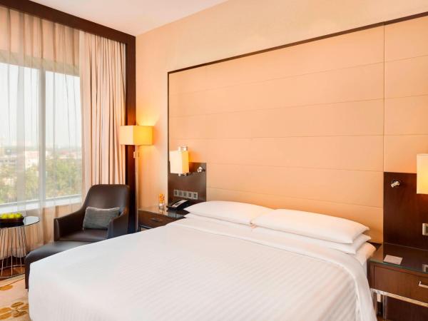 Kochi Marriott Hotel : photo 1 de la chambre chambre lit king-size exécutive - accès au salon exécutif