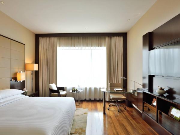 Kochi Marriott Hotel : photo 2 de la chambre pool view king room, guest room