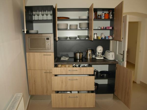 Ciszterci Szállás Pécs : photo 1 de la chambre chambre triple avec salle de bains