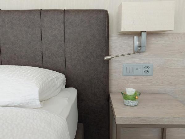 Hotel Nessi Locarno : photo 9 de la chambre chambre double confort avec balcon