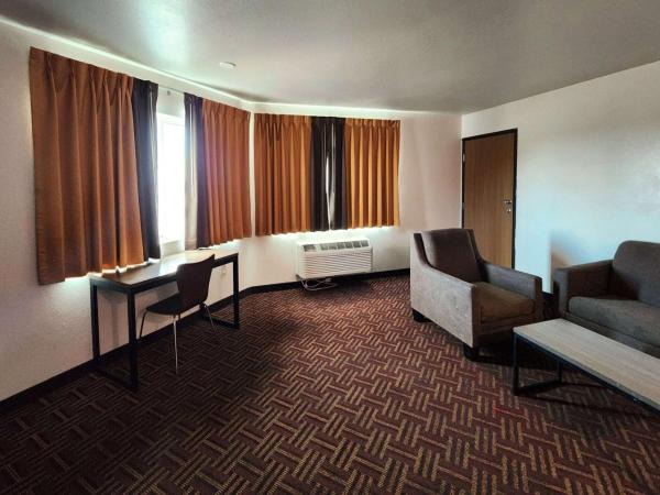 Super 8 by Wyndham Austin North/University Area : photo 1 de la chambre suite 1 chambre avec 2 lits queen-size - non-fumeurs