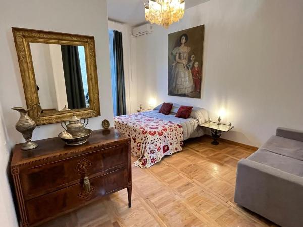 B&B Attico Ventaglieri with Panoramic Terrace : photo 9 de la chambre chambre quadruple avec salle de bains privative