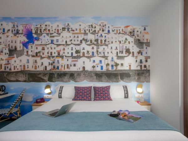 Casual Ilbira Granada : photo 6 de la chambre chambre double ou lits jumeaux avec balcon