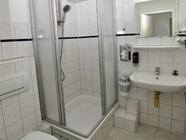 Ambiente by Next Inn : photo 9 de la chambre chambre double avec salle de bains privative