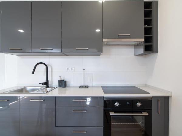 Alojamento da Avó Rosa : photo 6 de la chambre chambre double avec salle de bains privative