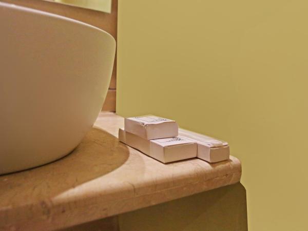JRD Luxury-Business Hotel : photo 1 de la chambre premium twin room with complimentary hi tea from 04pm till 06pm