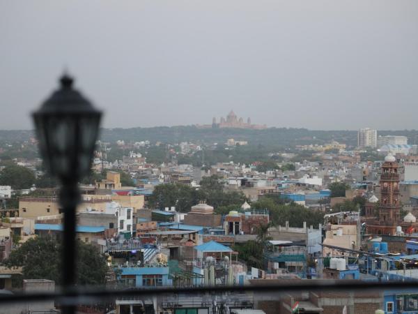 MOON NIGHT GUEST HOUSE : photo 2 de la chambre chambre double - vue sur montagne