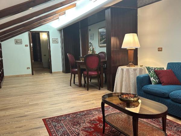 Hotel Roma : photo 7 de la chambre suite lit queen-size avec baignoire spa