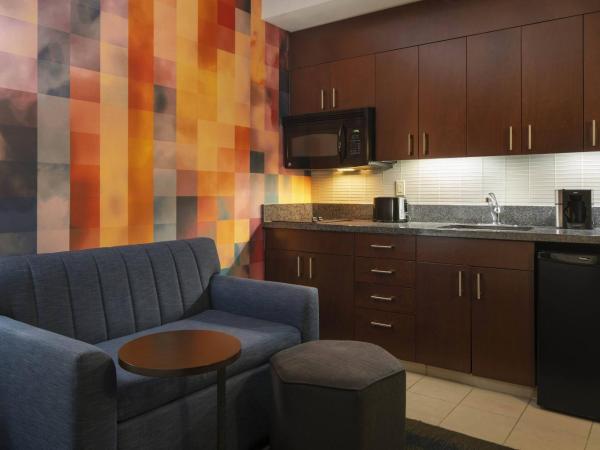 Courtyard Seattle Downtown / Pioneer Square : photo 6 de la chambre studio lit king-size