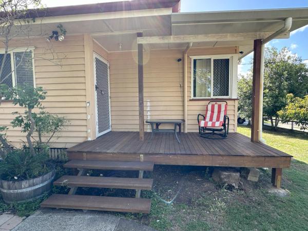 Hidden Little Gem/ Funky Corner/Boutique Granny Flat : photo 7 de la chambre chambre lits jumeaux avec balcon