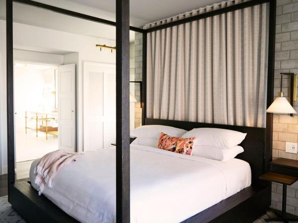 The Alida, Savannah, a Tribute Portfolio Hotel : photo 3 de la chambre penthouse suite, 2 king, river view, high floor