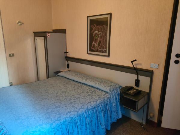 Hotel Ada : photo 4 de la chambre chambre double Économique