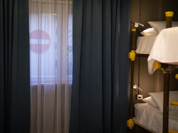 Hostelò - Luxury Hostel : photo 7 de la chambre dortoir mixte de 8 lits 