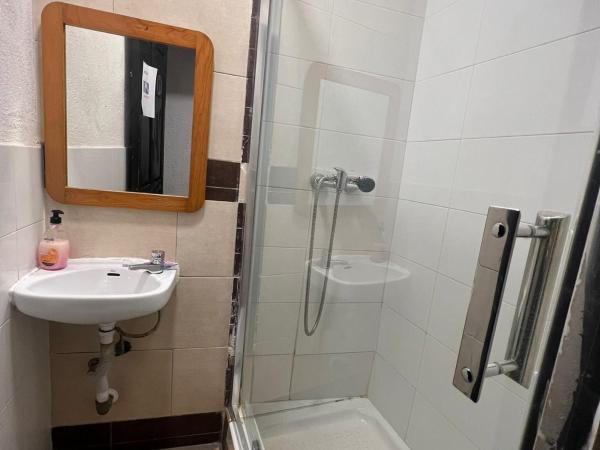 Hostal Milan : photo 4 de la chambre chambre simple Économique