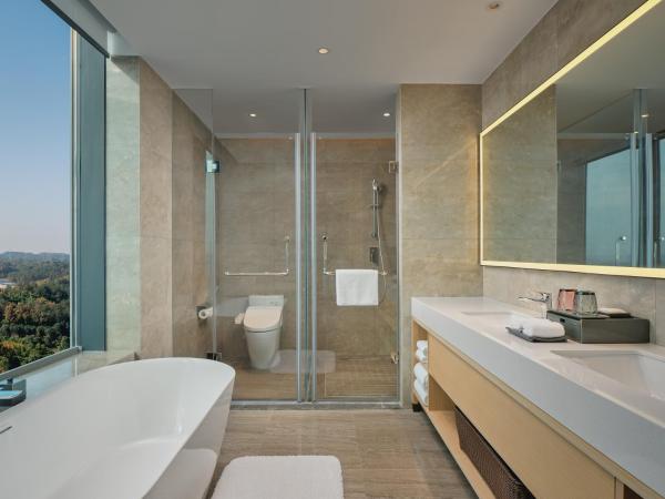 Hyatt Place Chengdu Bio-Town : photo 6 de la chambre one-bedroom suite with park view （room includes 1 breakfast only）