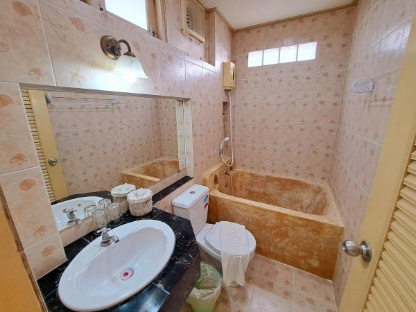 Prathana Garden Beach Resort : photo 6 de la chambre bungalow supérieur