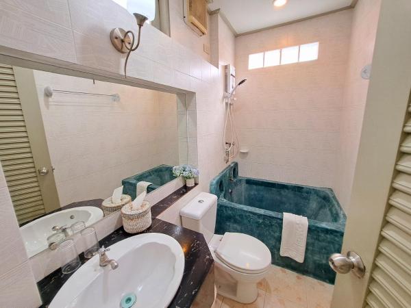 Prathana Garden Beach Resort : photo 6 de la chambre bungalow supérieur