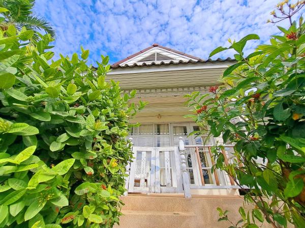 Prathana Garden Beach Resort : photo 1 de la chambre bungalow supérieur