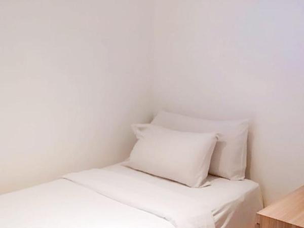 Grand Rohan Jogja : photo 3 de la chambre chambre familiale avec terrasse