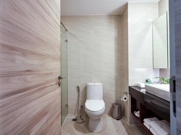 Adelphi Suites Bangkok - SHA Extra Plus : photo 4 de la chambre studio lit king-size