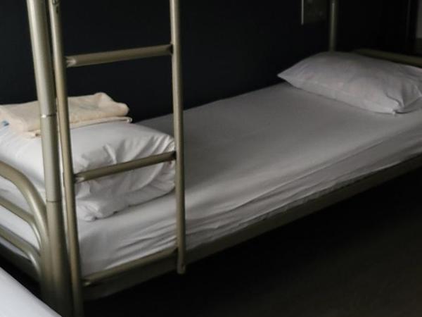 Plug inn Montmartre by Hiphophostels : photo 5 de la chambre lit dans dortoir mixte de 4 lits