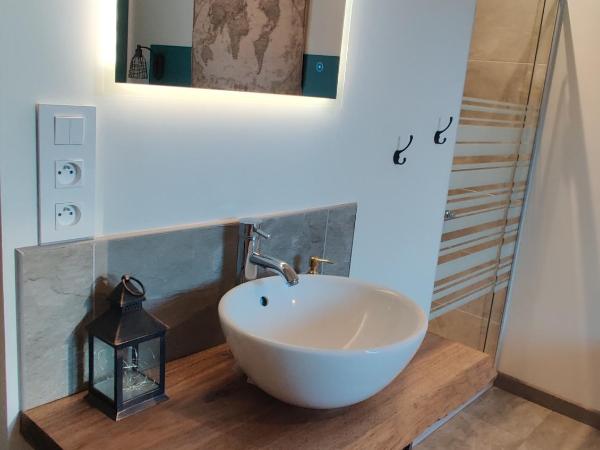 Au Coin Du Chemin : photo 4 de la chambre petite chambre double