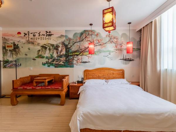 Happy Dragon Alley Hotel-In the city center with big window&free coffe laundry Fluent English speaking,Tourist attractions ticket service&food recommendation,Near Tian Anmen Forbiddencity,Near Lama temple,Easy to walk to NanluoAlley&Shichahai : photo 5 de la chambre suite 2 chambres