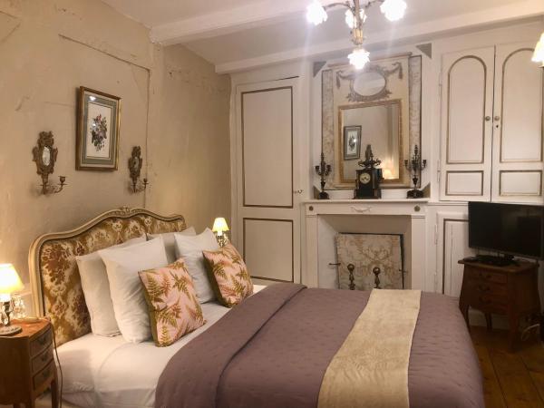Reglisse et Pain d'Epices - Chambres d'hôtes : photo 9 de la chambre hébergement la pompadour - 1er étage