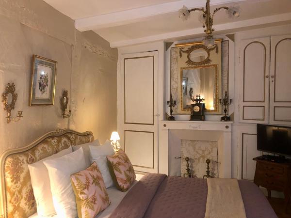 Reglisse et Pain d'Epices - Chambres d'hôtes : photo 3 de la chambre hébergement la pompadour - 1er étage
