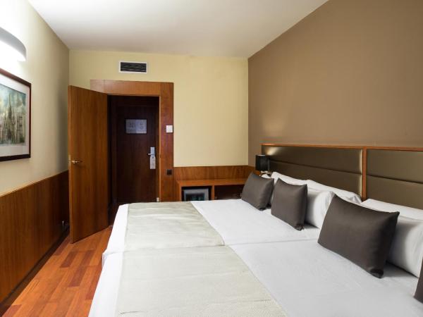 Catalonia Diagonal Centro : photo 4 de la chambre chambre familiale (2 adultes et 2 enfants)